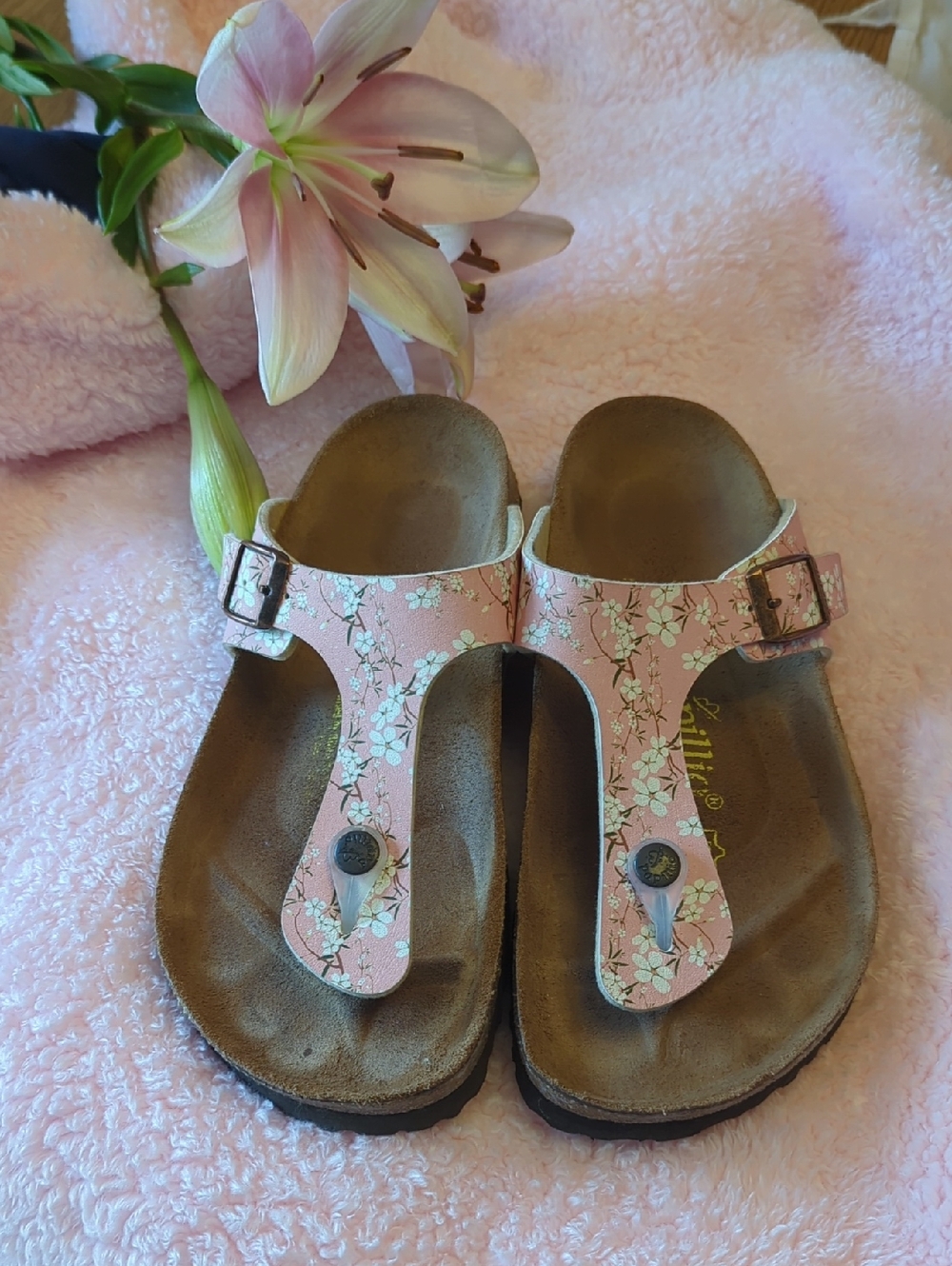 🩷🪻🌹🌺🌼Women's Papillio leather Pink Floral Toe-Post Sandals size 7🩷🪻🌹🌺🌼